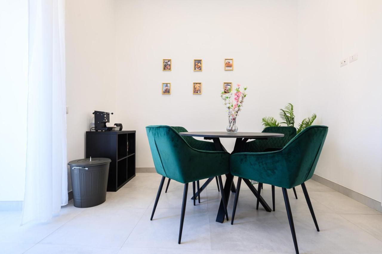 Magical Botanic-Charming Apartment 나폴리 외부 사진